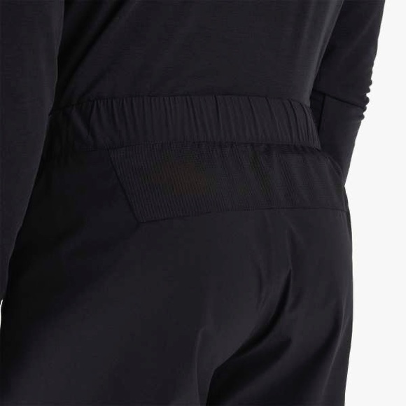 On Running Waterproof and windproof yet breathable running shorts. black, medium - Picture 4 of 10